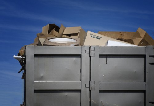 Benefits of using lockable enclosed skips for waste management